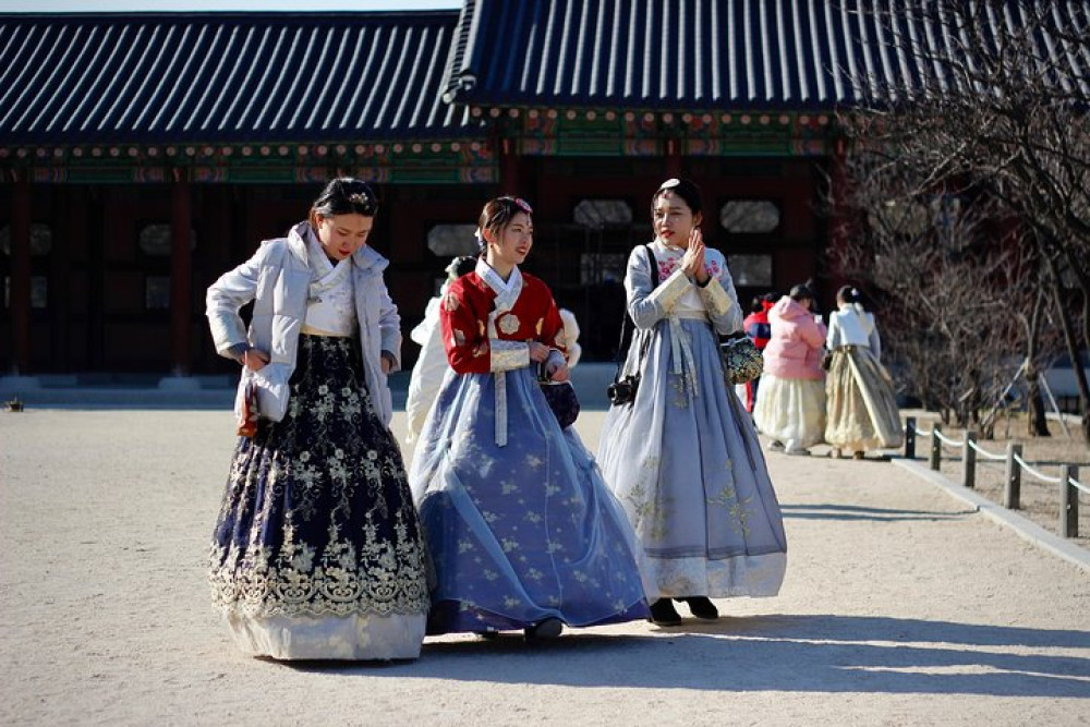 Explore Historic Seoul Tour With A Local: Bukchon Hanok Village