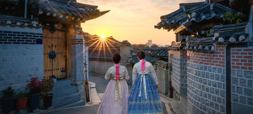 Explore Historic Seoul Tour With A Local: Bukchon Hanok Village