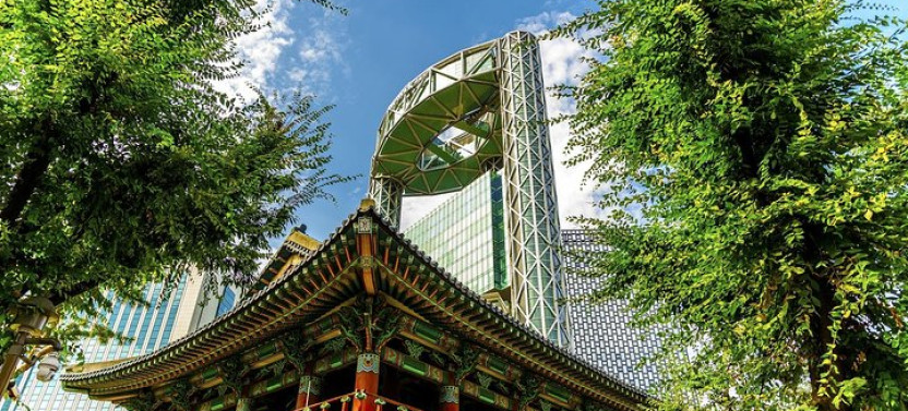 Explore Historic Seoul Tour With A Local: Bukchon Hanok Village
