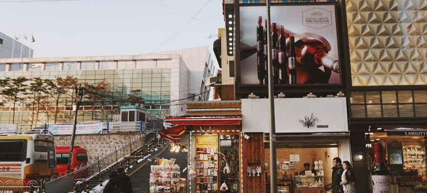 Hongdae Private Tour By Locals: Personalized