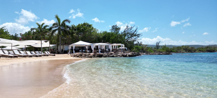 Montego Bay: Jungle River Tubing and Bamboo Beach Club Trip
