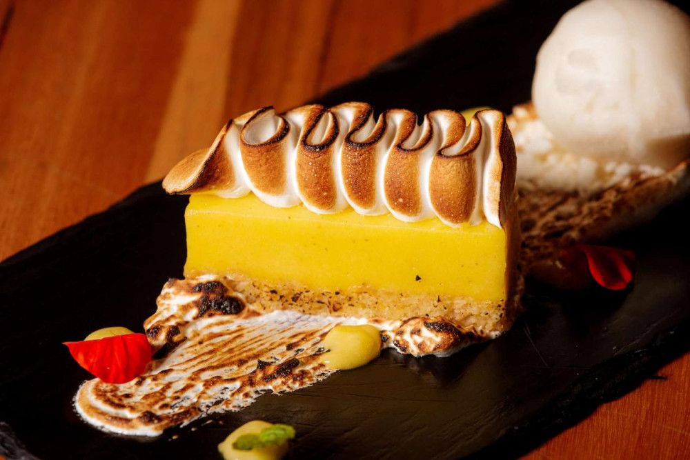Cairns Classic Hot Air Balloon Ride + Ochre 3-Course Lunch