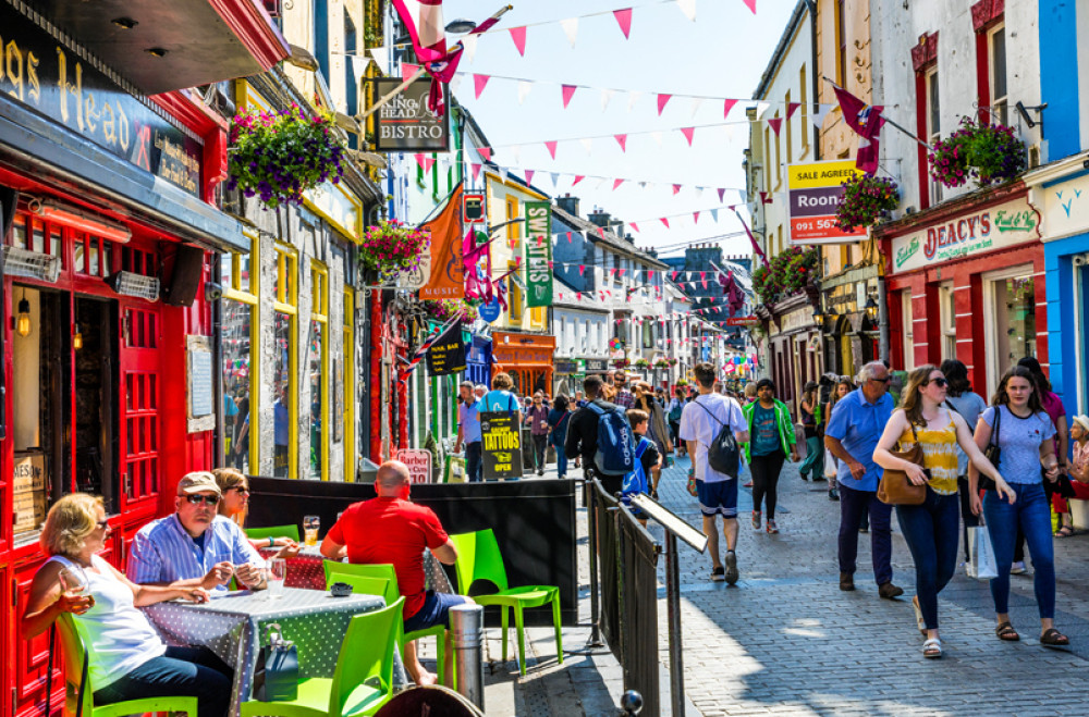 Traditional Evening Irish Food Tasting & Walking Tour of Galway City