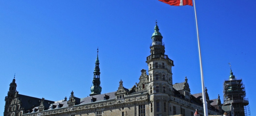 Frederiksborg & Kronborg Castles: Private Day Trip from Copenhagen