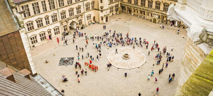 Frederiksborg & Kronborg Castles: Private Day Trip from Copenhagen
