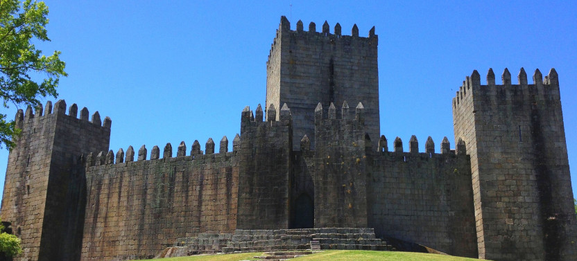 Small Group Guimarães & Braga Tour with Lunch & Tickets Included