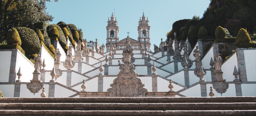 Small Group Guimarães & Braga Tour with Lunch & Tickets Included