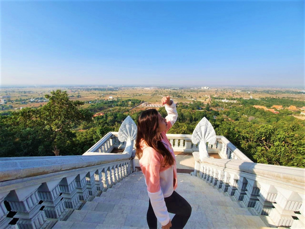 Day Trip to Oudong Mountain and Phnom Penh City Private Tour