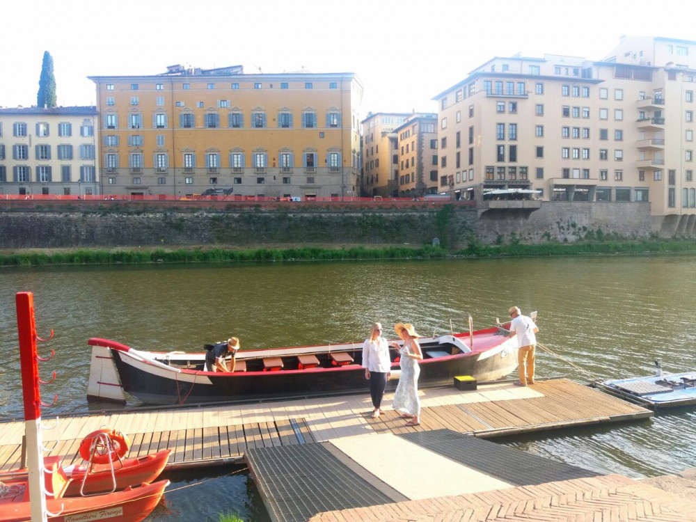 Private Florentine Gondola Boat Tour