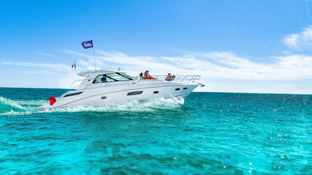 Cancun 4 hour Private Yacht Experience With Lunch and Open Bar Onboard