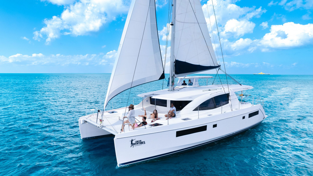 Cozumel Luxury Sailing & Snorkeling with Lunch and Open Bar Onboard