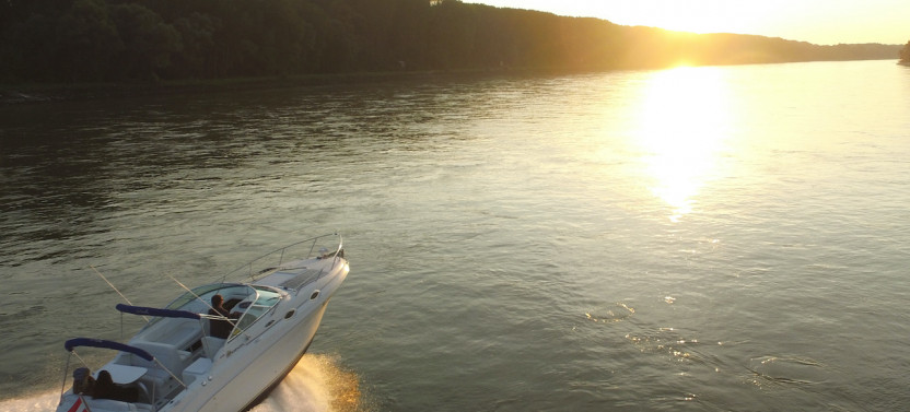 Luxury Yacht Experience on Danube in Vienna