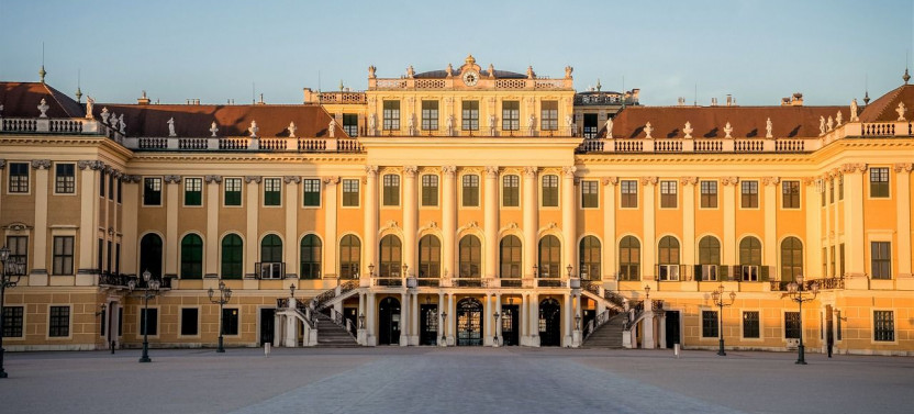 Private Schönbrunn Palace Tour: Entrance included