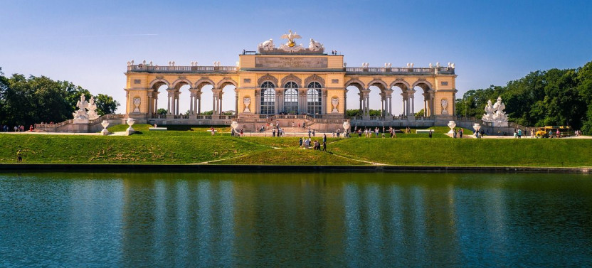 Private Schönbrunn Palace Tour: Entrance included