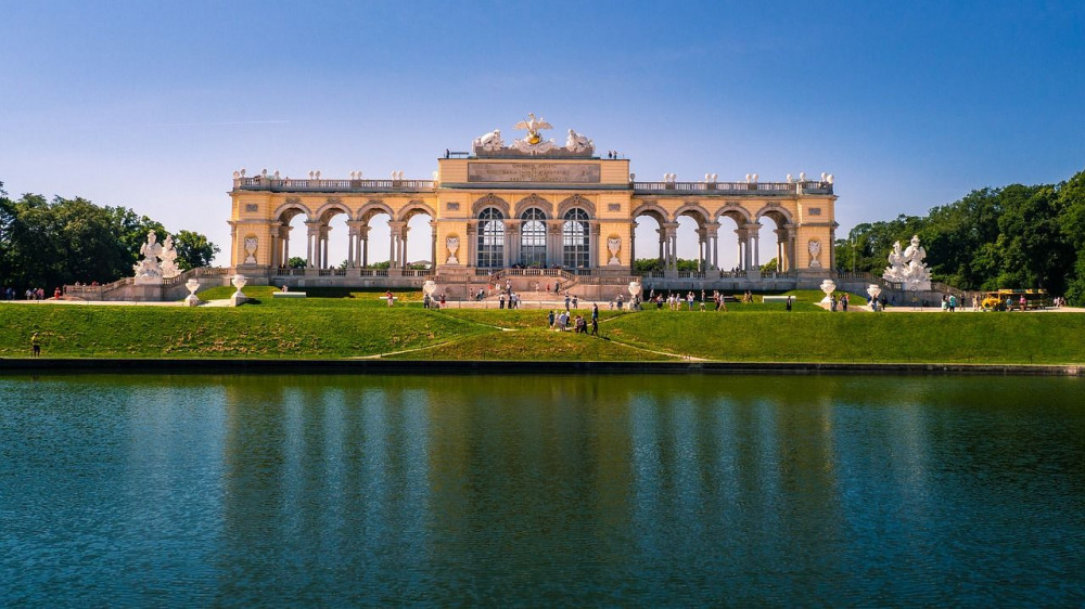 Private Schönbrunn Palace Tour: Entrance included