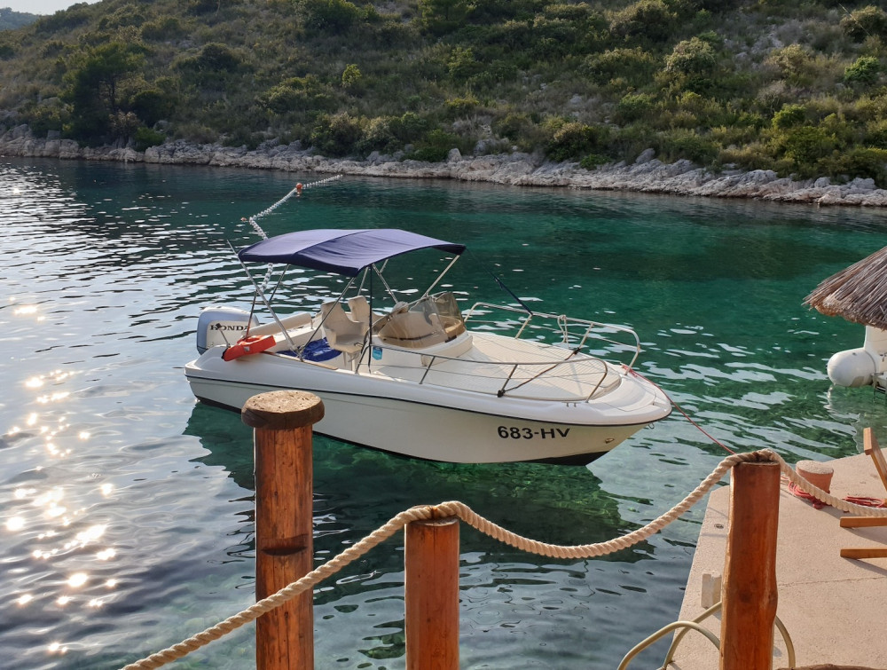 Flash Hvar Boat Tours