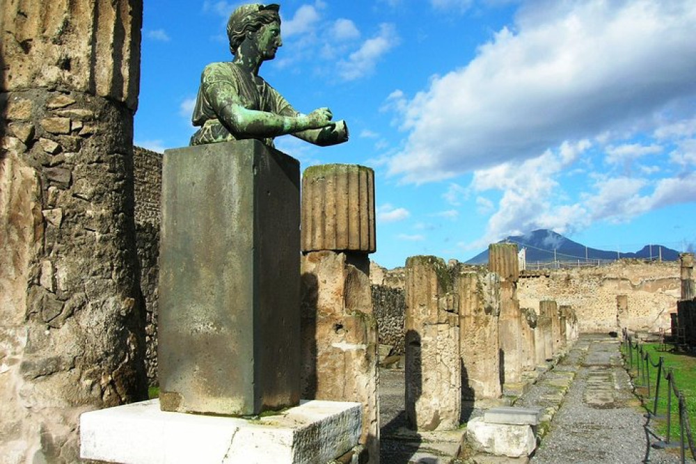 Full-Day Pompeii Ruins and Amalfi Coast Tour from Naples