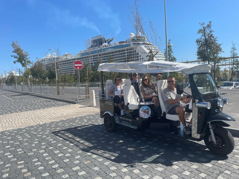 2 hours Tuk Tuk Tour of Old Town of Lisbon