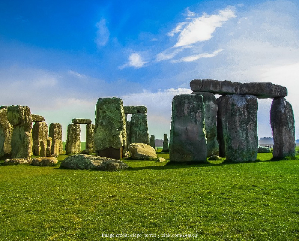 Visit Stonehenge: Private Day Trip from London in an Iconic Taxi