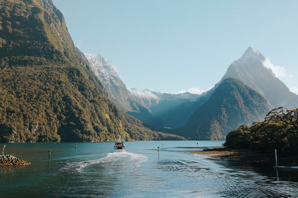 Milford Sound Coach | Cruise | Fly