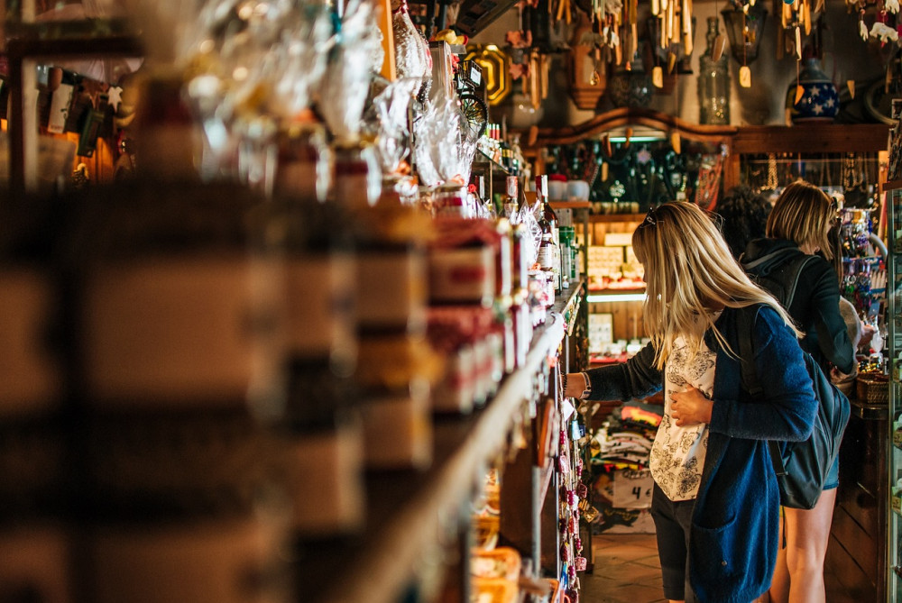 Small-Group Guided Tour of Paris' Antique Markets