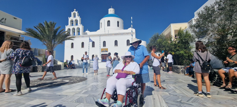 Santorini: 4hr Private Wheelchair Accessible Tour