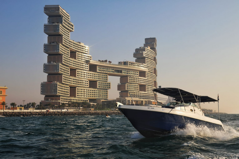 Private Boat Tour 150 Minutes (Dubai Marina, Atlantis, JBR)