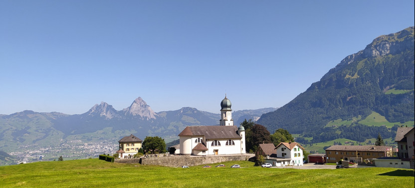 Private Guided Historic Hike: William Tell Swiss Path & Cruise