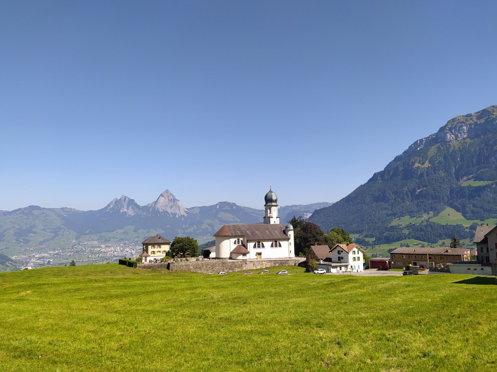 Private Guided Historic Hike: William Tell Swiss Path & Cruise