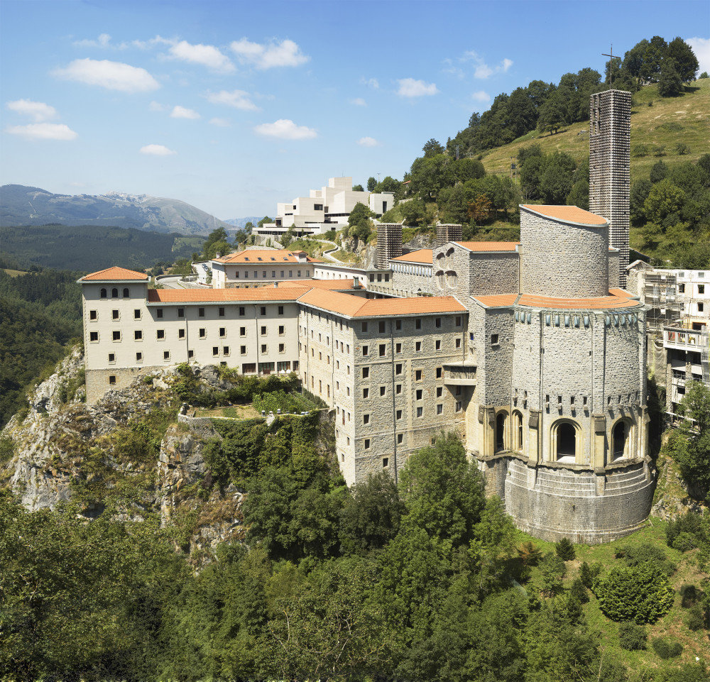 Oñati and Aranzazu Sanctuary tour from San Sebastian