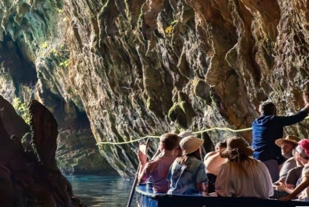 Melissani Lake & Myrtos Tour - Beauty & Beach Escape