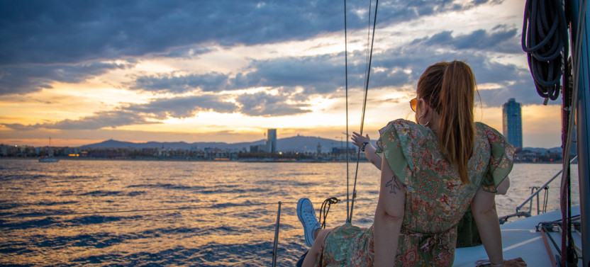 Sunset Sailing Experience in Barcelona