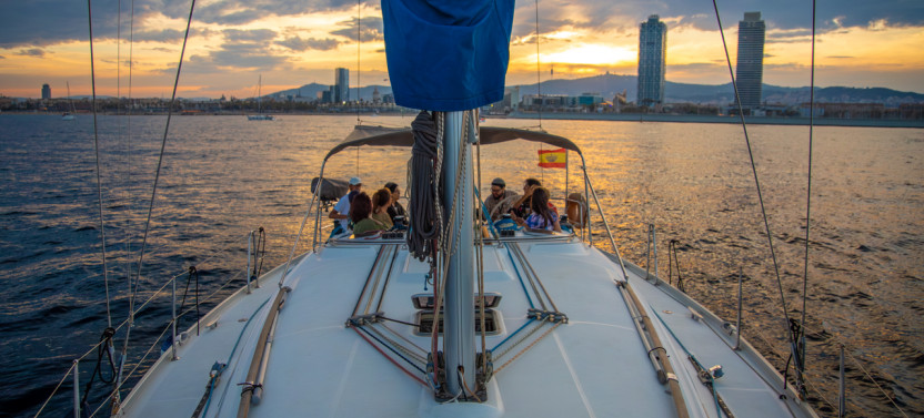 Sunset Sailing Experience in Barcelona, photo 4 of 9