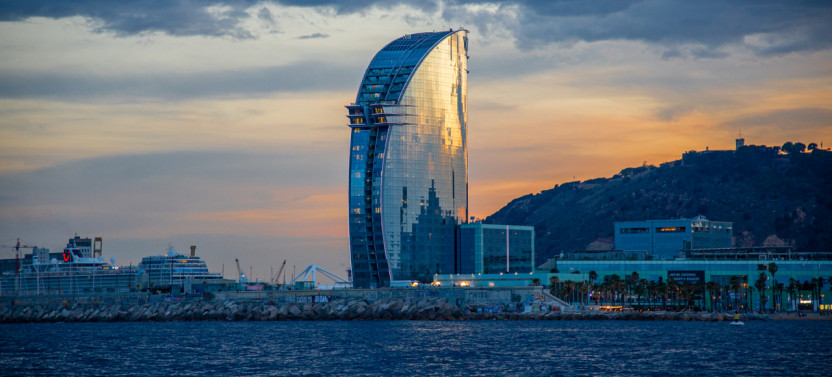 Sunset Sailing Experience in Barcelona, photo 5 of 9