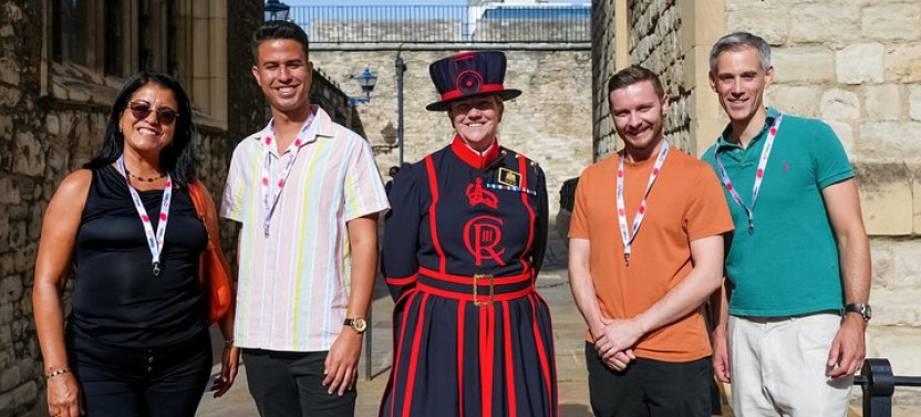Tower of London Tour with Crown Jewels & Beefeater Meet and Greet