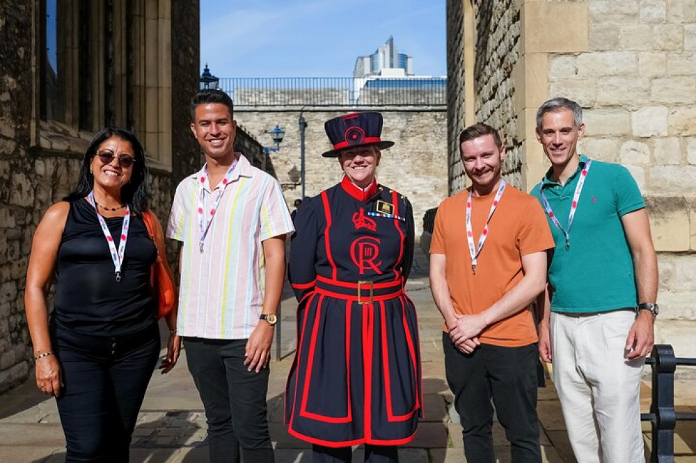 Tower of London Tour with Crown Jewels & Beefeater Meet and Greet