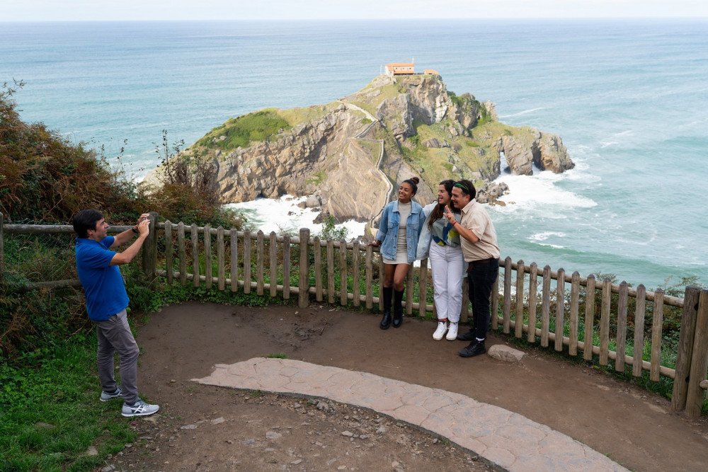 Gaztelugatxe, Gernika and Mundaka from Bilbao