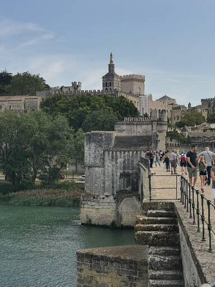 Private Wine Taste in Avignon: Châteauneuf Du Pape, Gigondas & Séguret