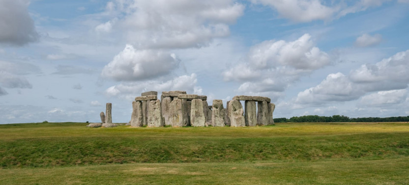 Small Shared Group Stonehenge & Secret England Tour from Bath
