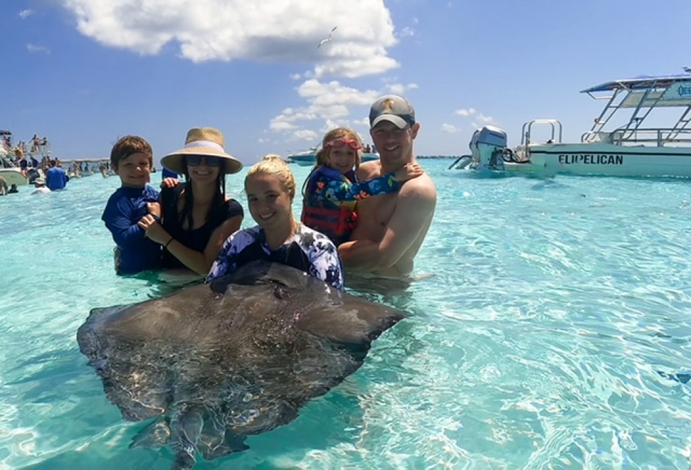 Acquarius Stingray City and Snorkel Tours