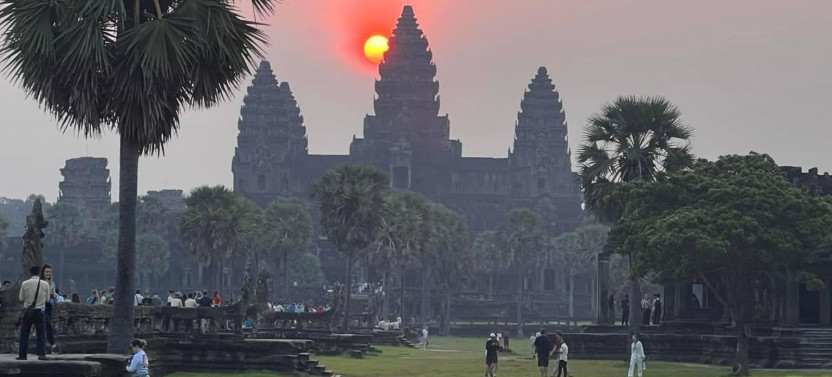 Angkor Wat Sunrise & Highlight Temples Private Guided Day Tour