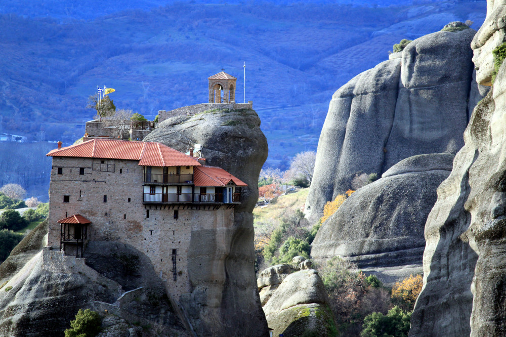 Meteora Monasteries Private Full Day Tour with Authentic Lunch & Drinks