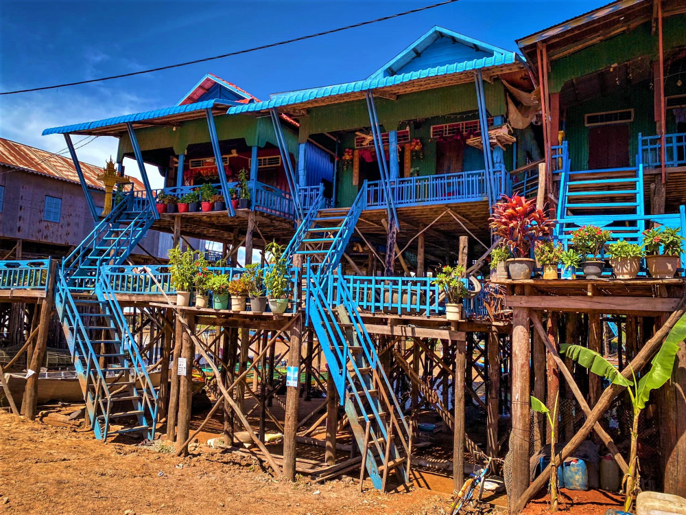 Floating Village Cruise at Tonle Sap Lake & Street Food Tour