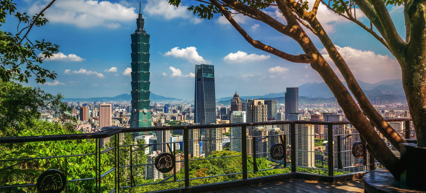 Private Car: 8 Hour Customized Taipei City Exploration