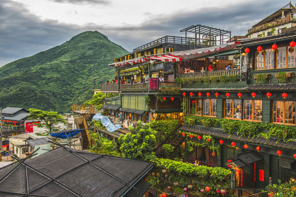 Discover Taiwan's Charms: Jiufen u0026 Shifen Private Day Tour u003e - Taipei City  | Project Expedition