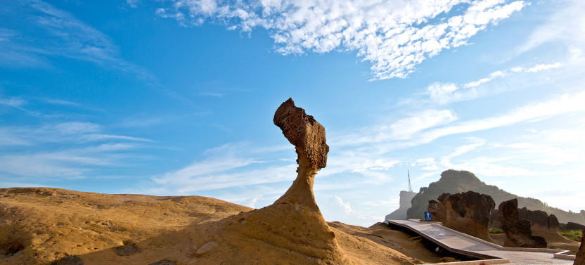 Private Car: 6-Hour Natural Wonder & Seafood Tour