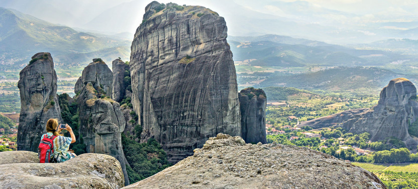 Meteora, Thermopylae & Delphi - 3 Days/2 Nights Tour from Athens