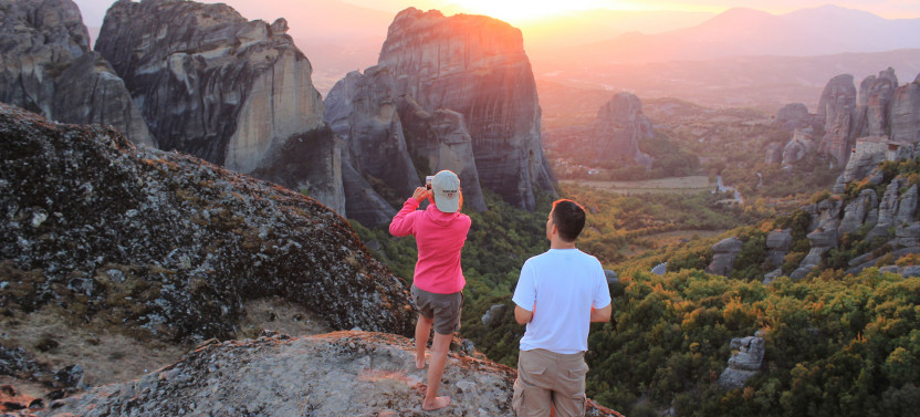 Meteora, Thermopylae & Delphi - 4 Days/3 Nights Tour from Athens