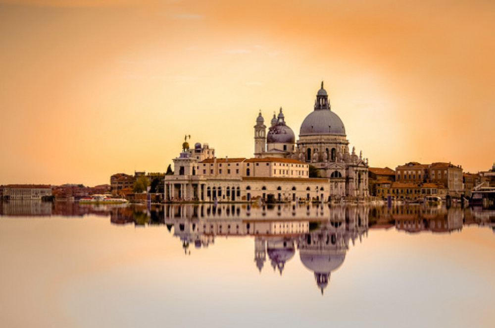 Venice's Highlights: Unforgettable Strolls with Optional Gondola