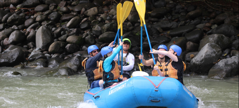 Class II and Class III River Rafting on Pacuare River ( San Martín Section)